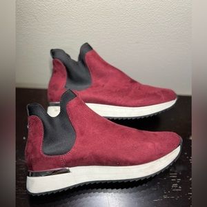 NEW Kenneth Cole Cameron Chelsea Jogger Red Suede Sneaker Hiking size 7.5